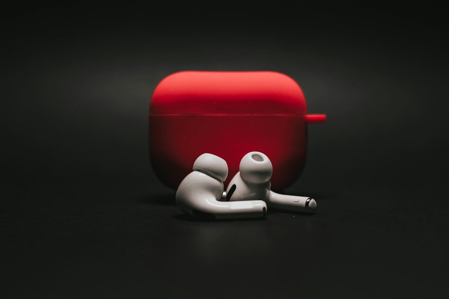 A02cb - The Women’s AirPods Holders Edit