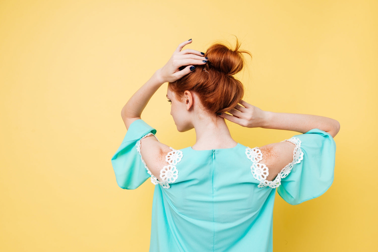 A09ib - The Women’s Scrunchie Edit