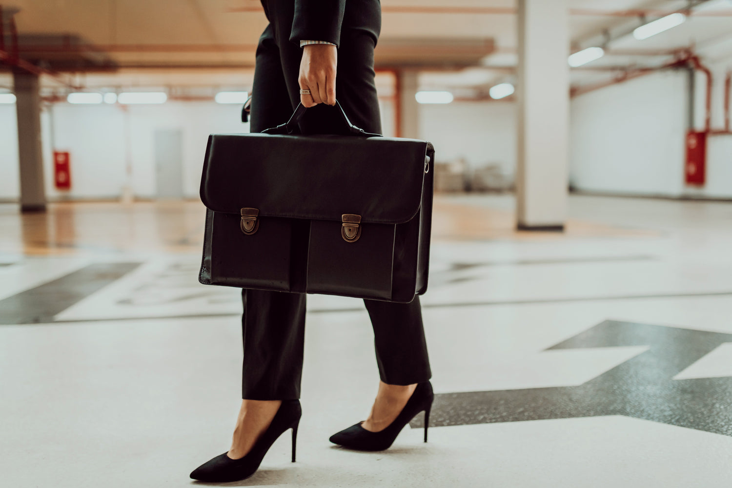 D01hb - The Women’s Business & Laptop Bag Edit