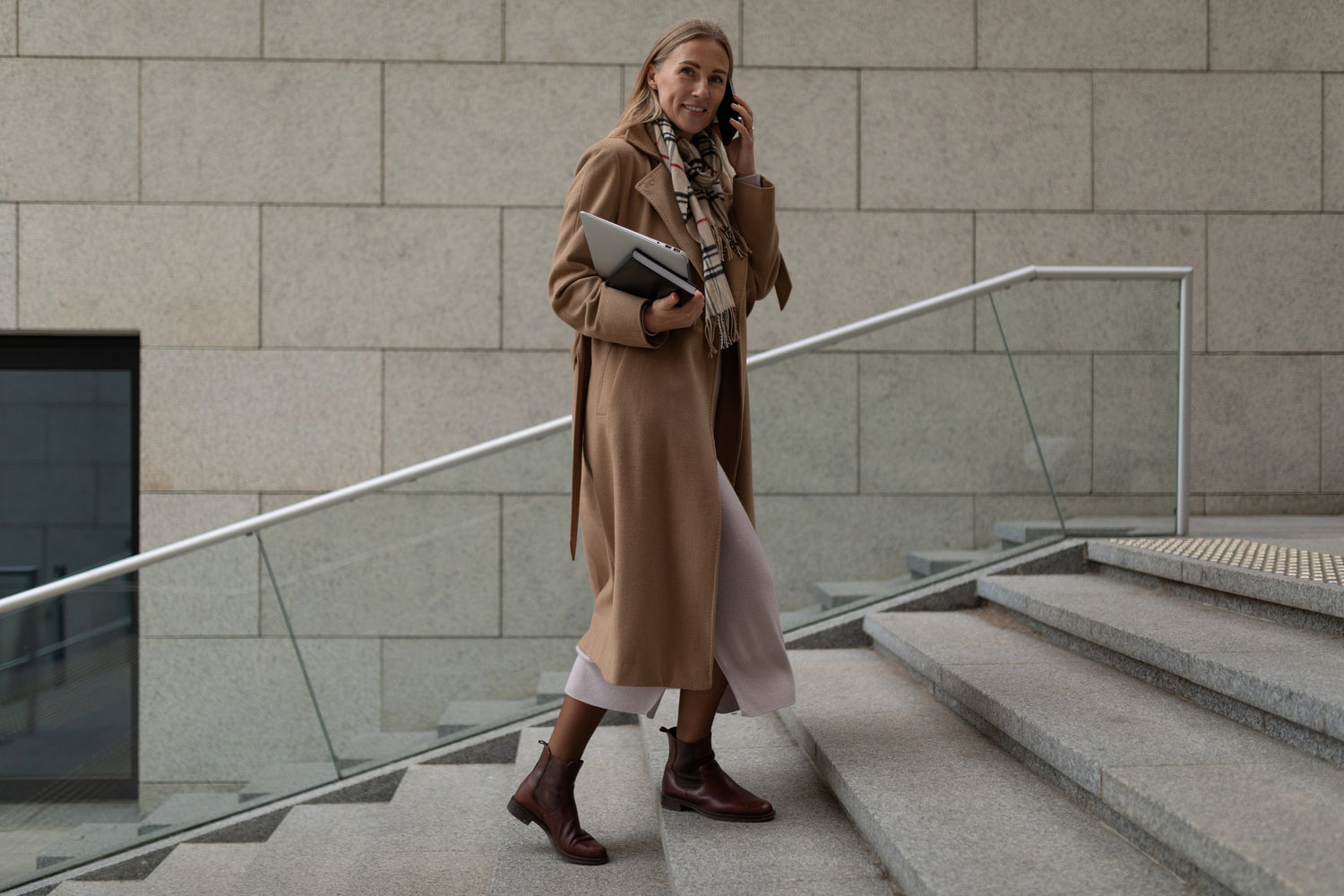 C04db - The Women’s Chelsea Boot Edit
