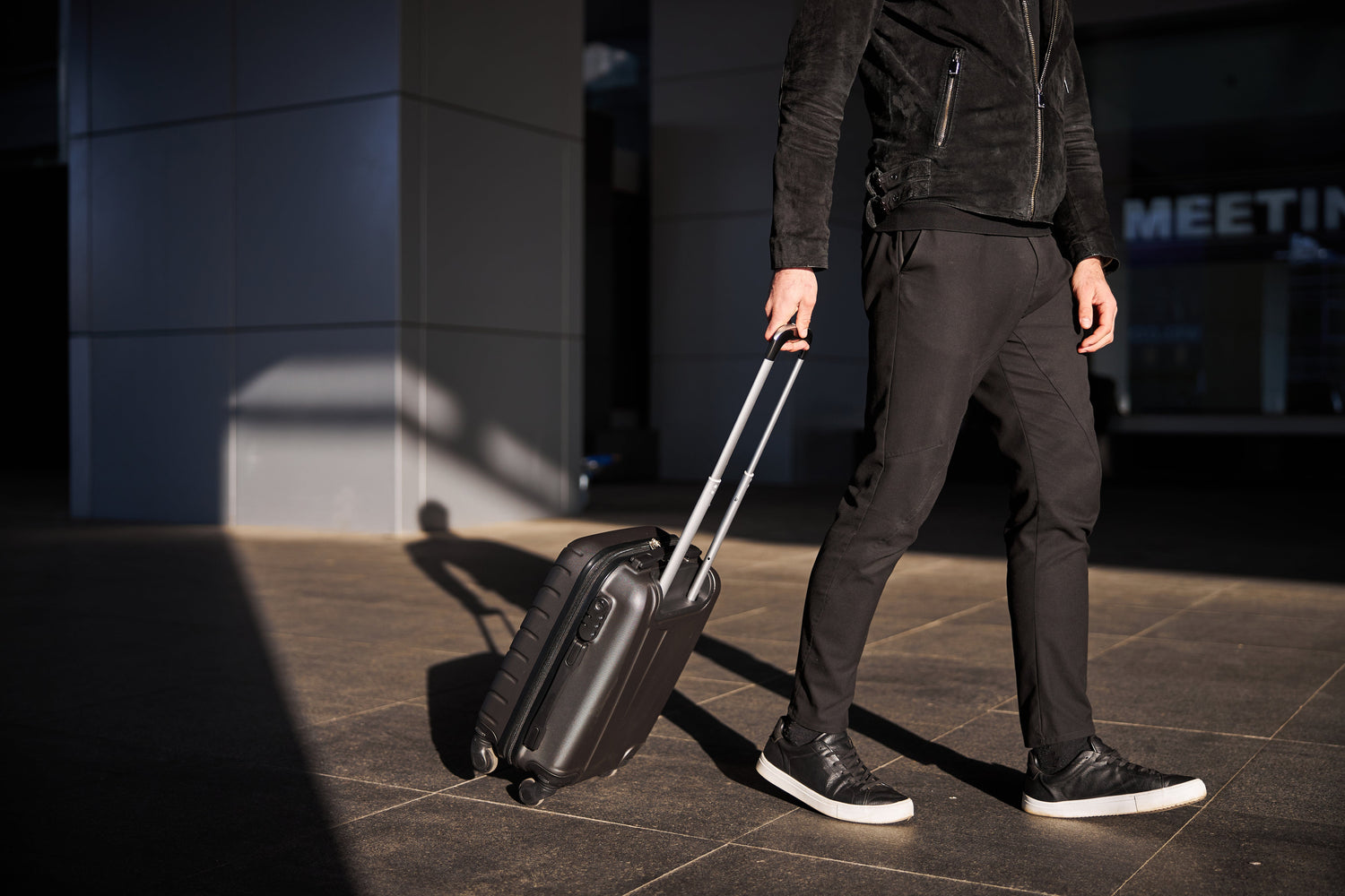 D01oa - The Men’s Luggage & Travel Bag Edit
