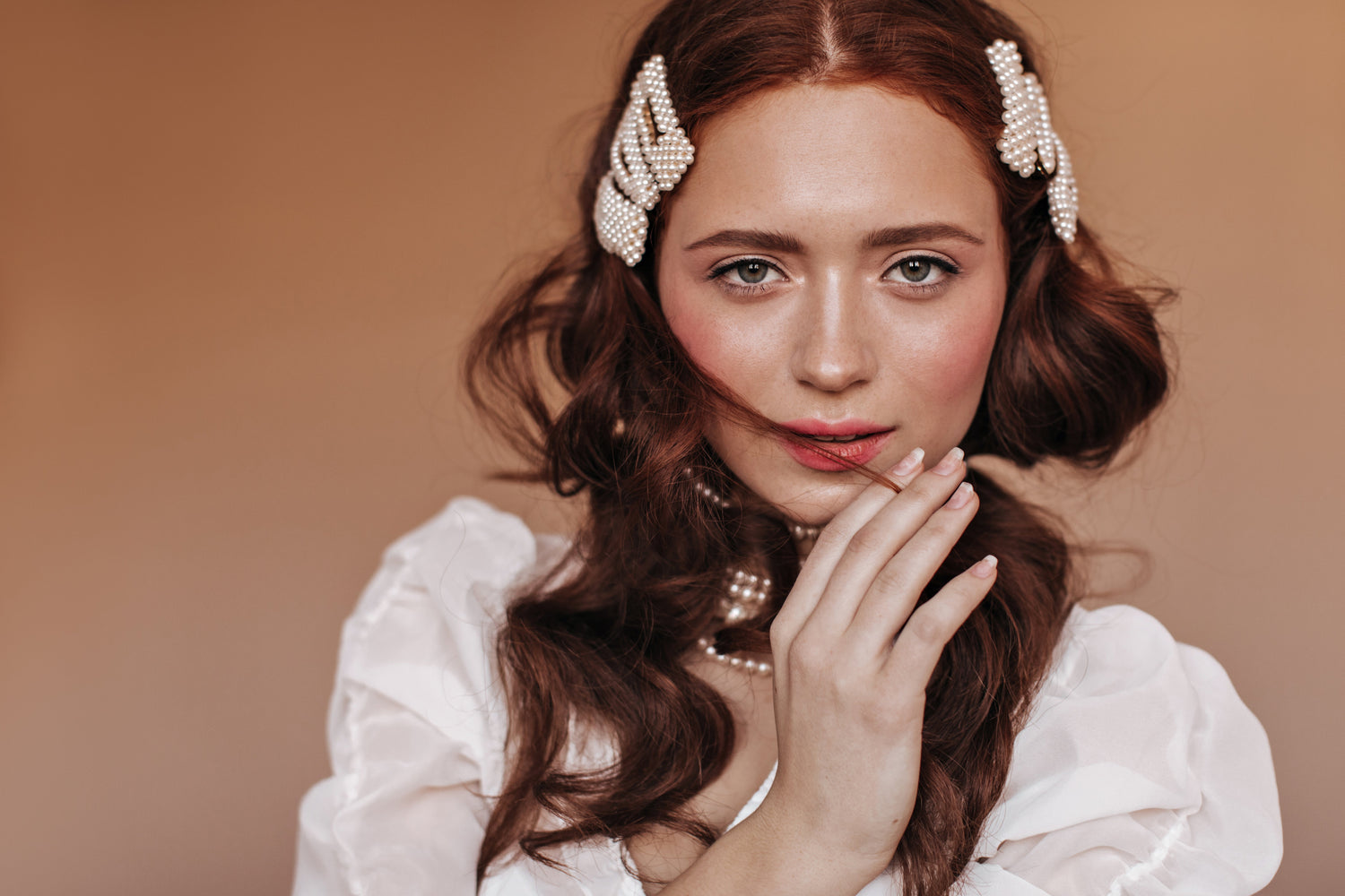 A09eb - The Women’s Hair Clips Edit