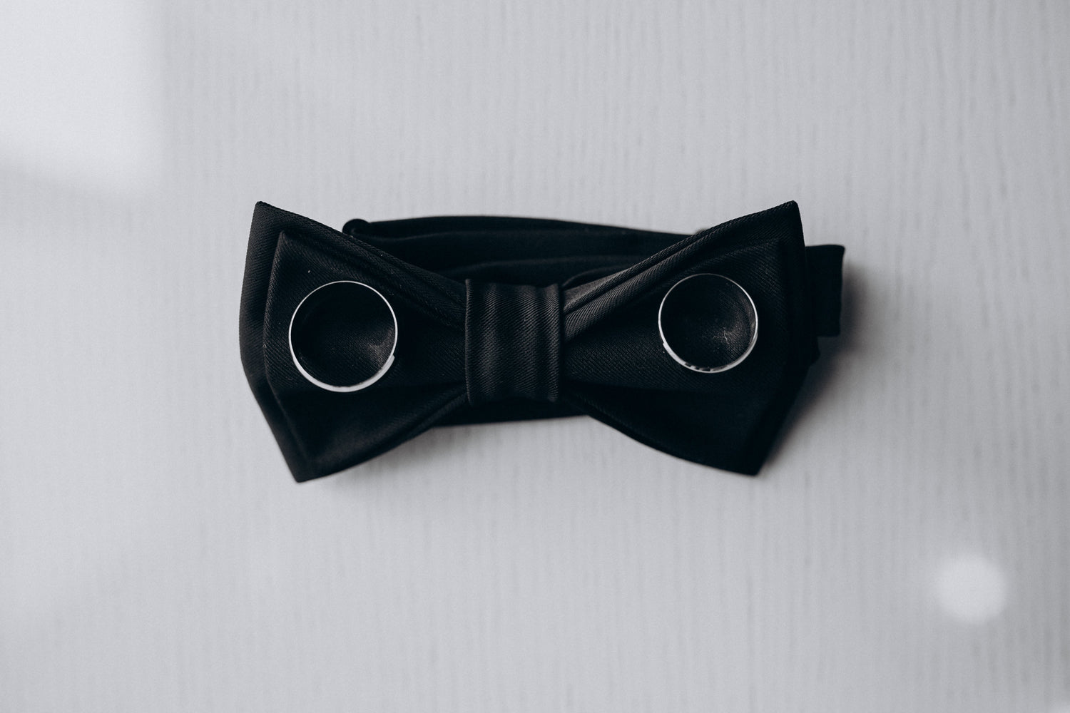 A09da - The Men’s Hair Bow Edit