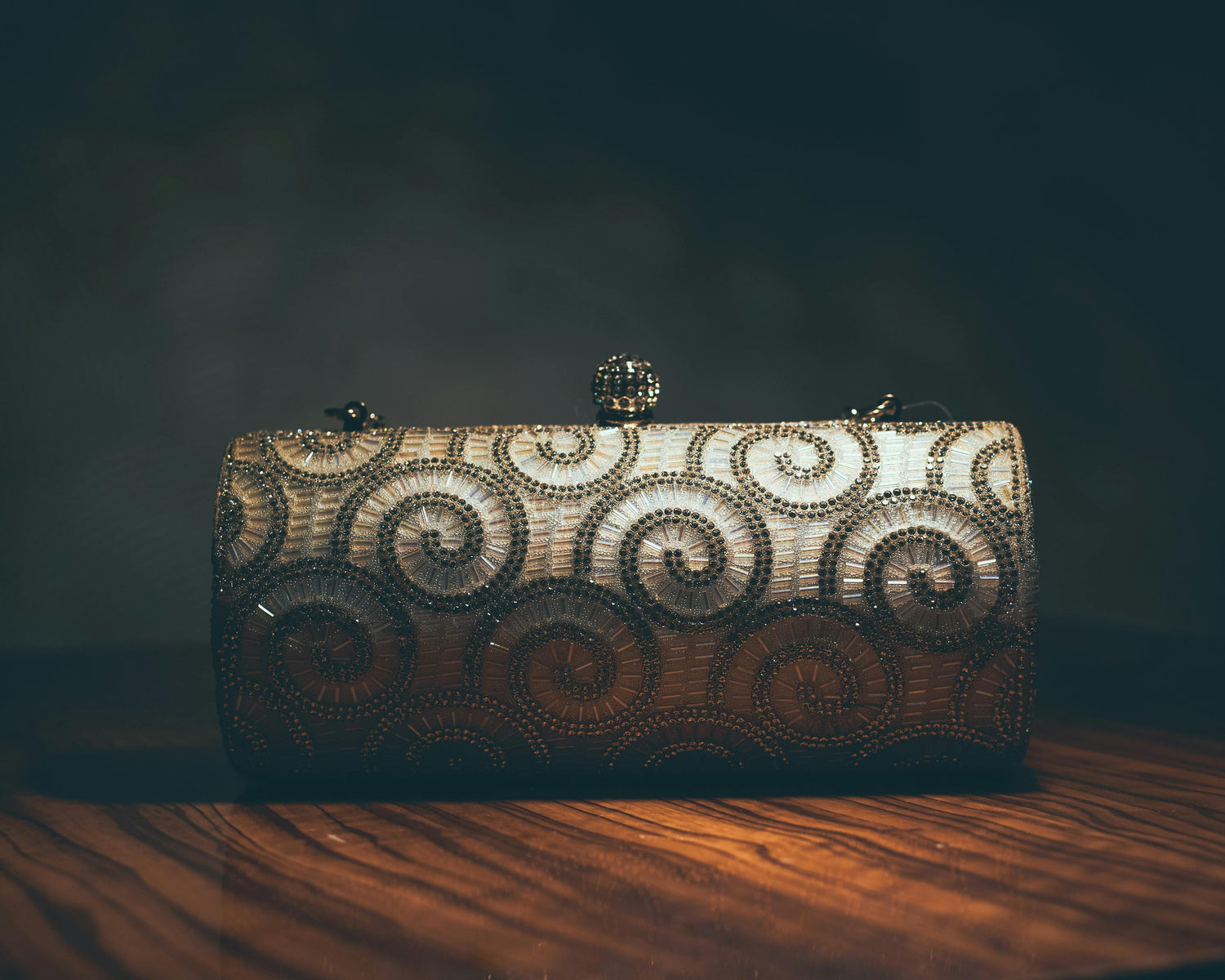 D01l - The Evening Bag Edit