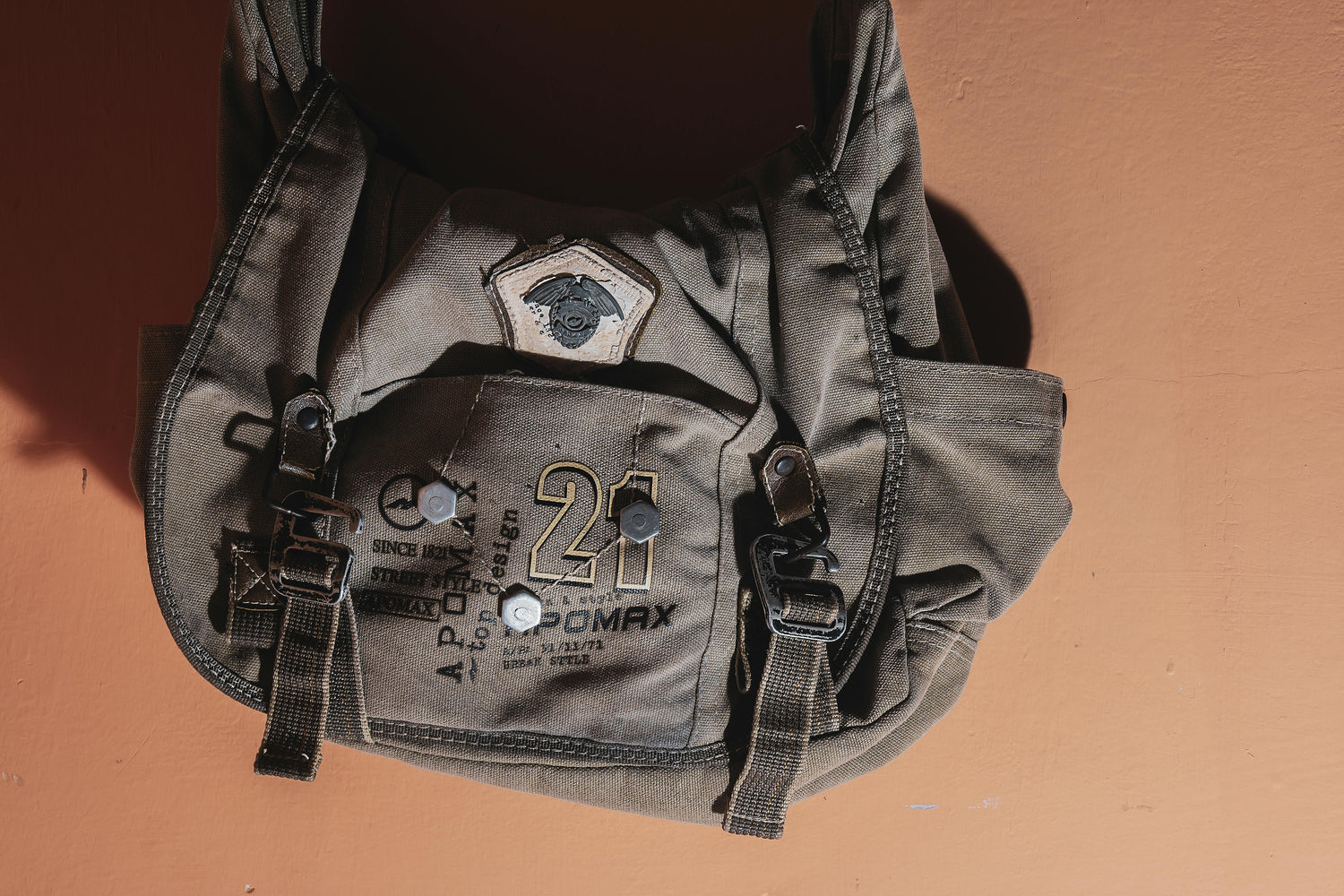 D01p - The Messenger Bag Edit