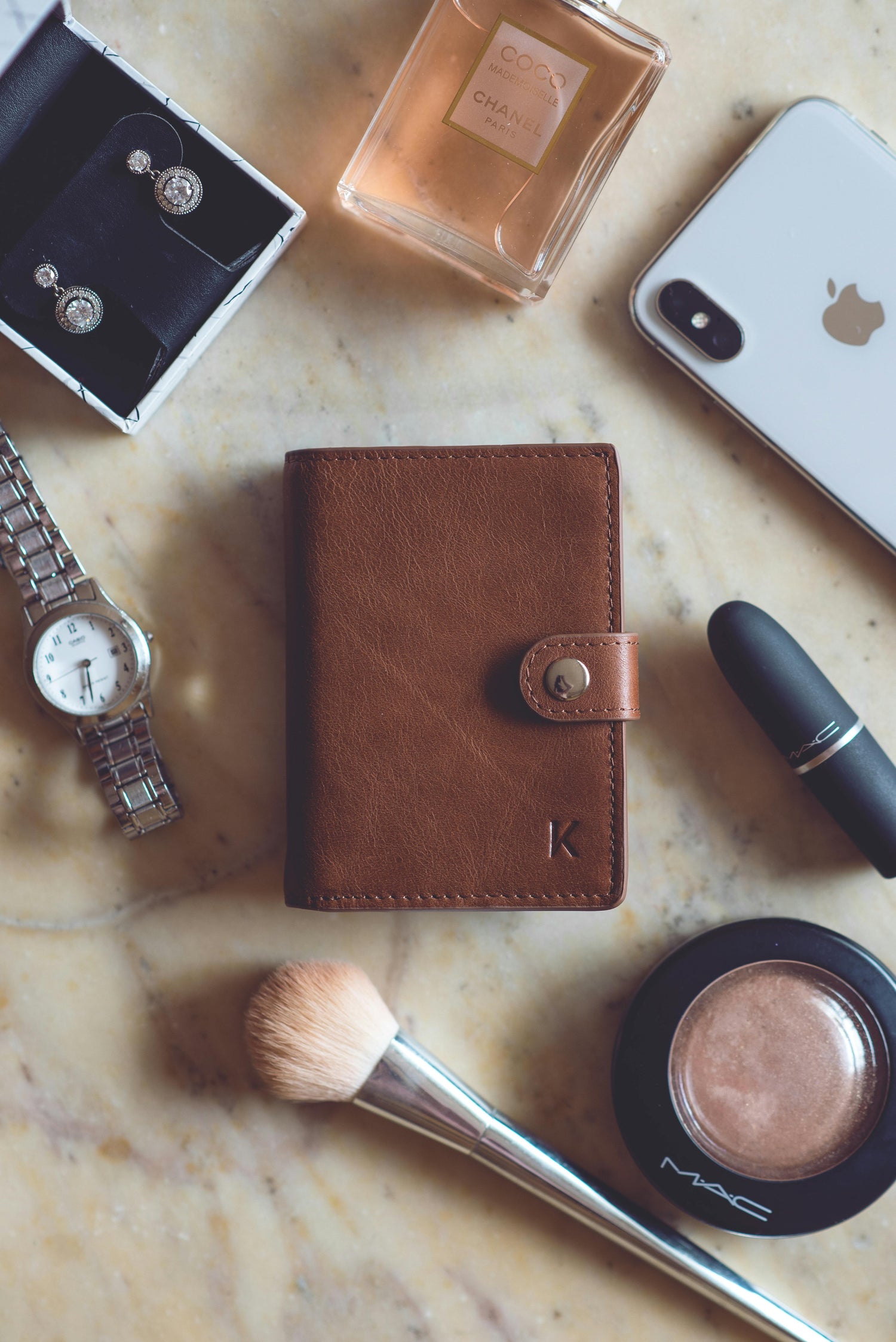 A08db - The Women’s Leather Wallet Edit