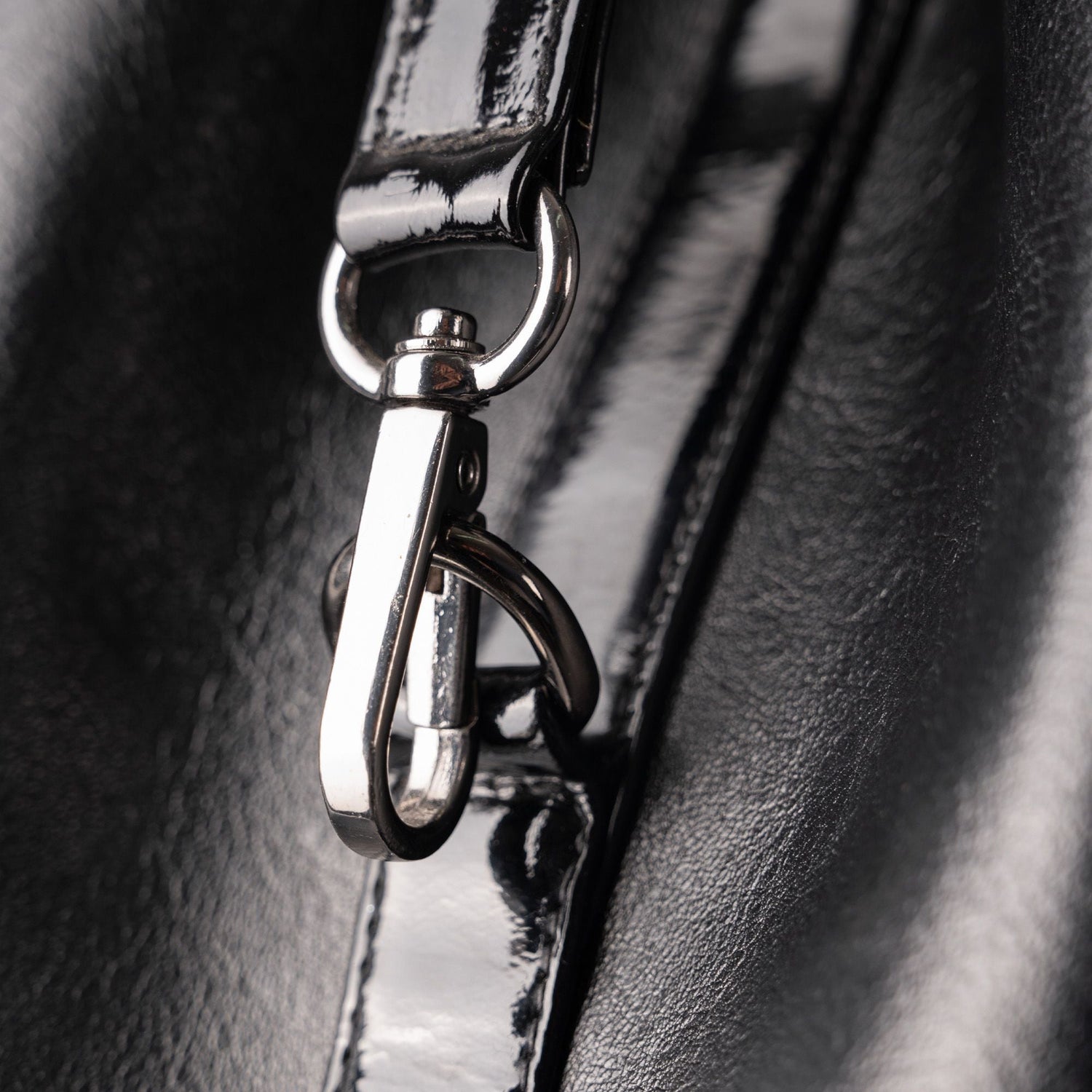D01t - The Shoulder Strap Edit