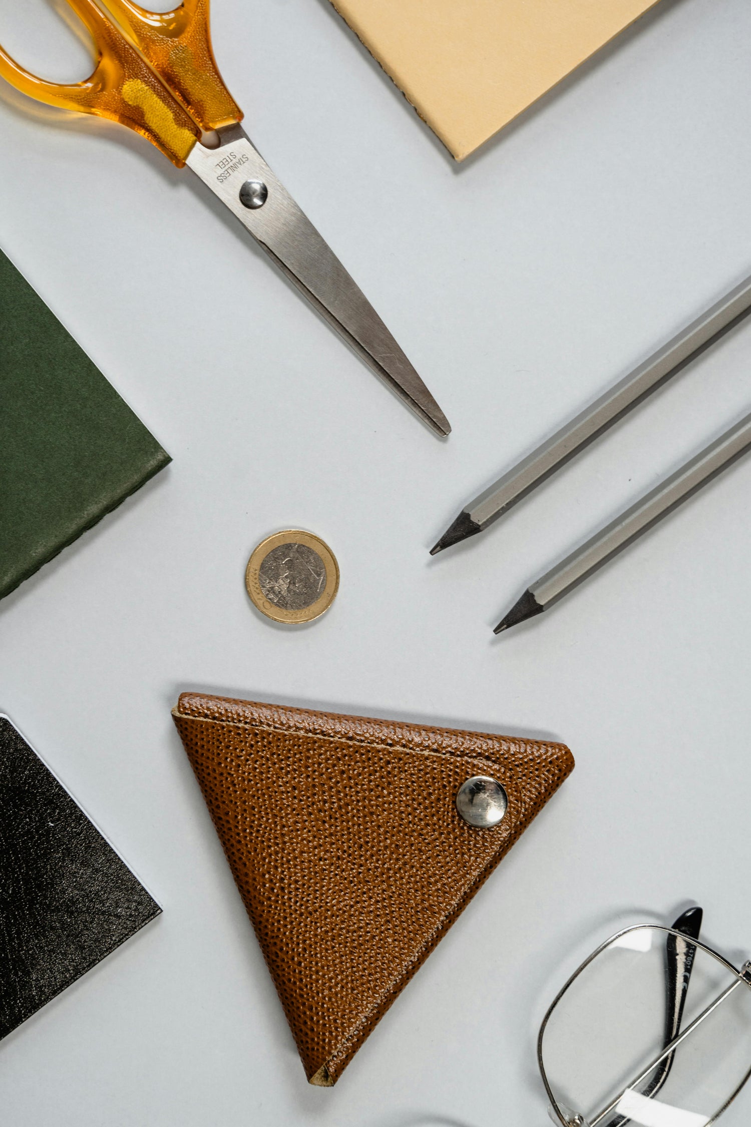 A08eb - The Women’s Money Clip Edit