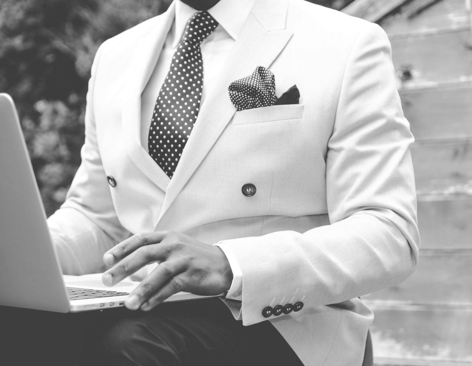 A05f - The Pocket Square Edit