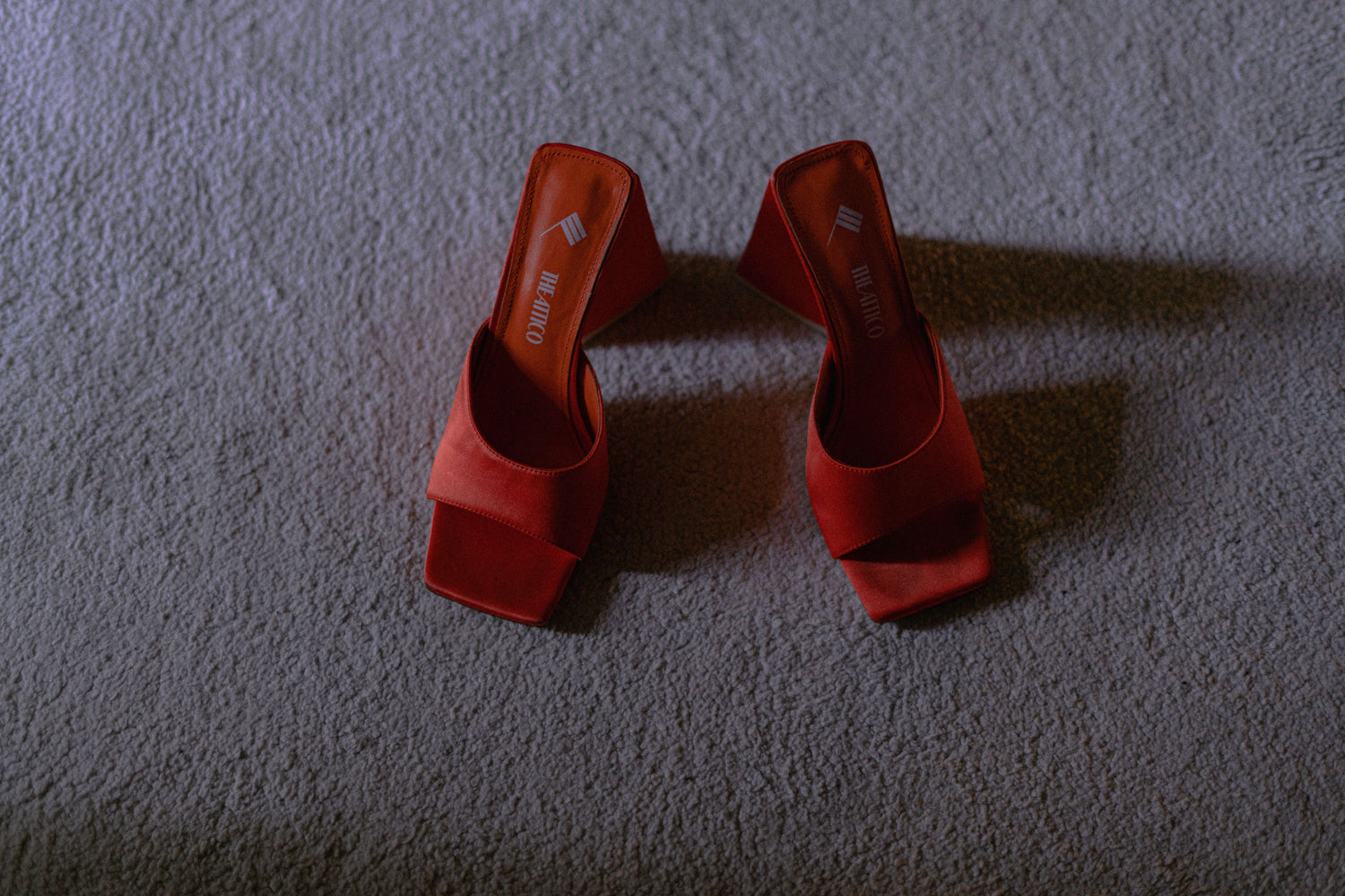 C08gb - The Women’s Mule Edit