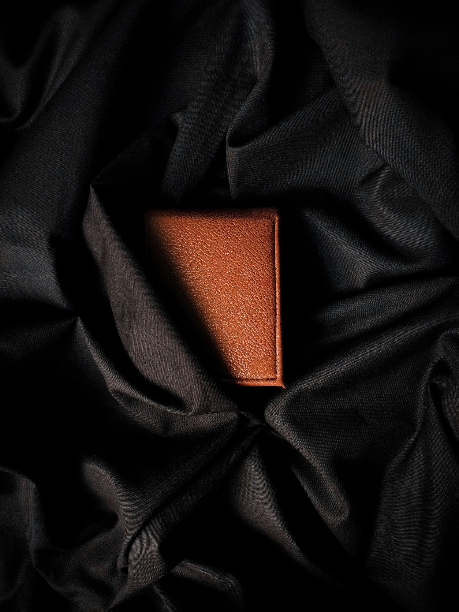 A08da - The Men’s Leather Wallet Edit