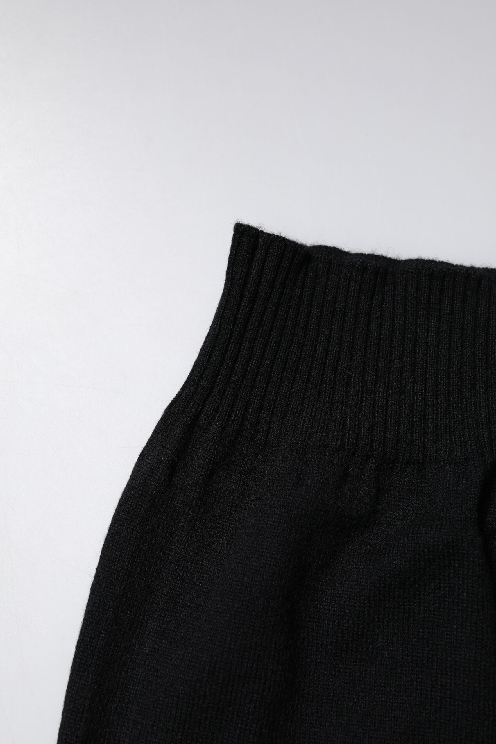 Dolce & Gabbana Black Cashmere Knitted Neck Warmer Foulard Scarf - ClickThatClicks 